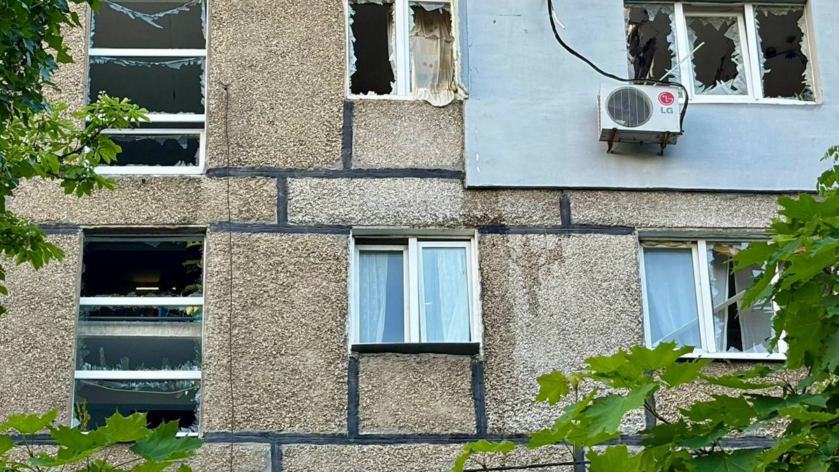 У Дніпрі через ворожий удар постраждала 58-річна жінка, пошкоджено житло – ОВА