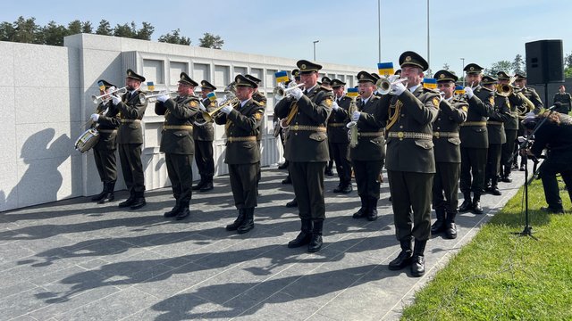 Голову ОУН Мельника та його дружину перепоховали на НВМК