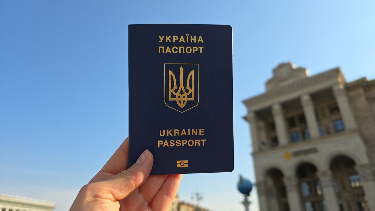 Кабмін розширив перелік держав для спрощеного набуття українського громадянства