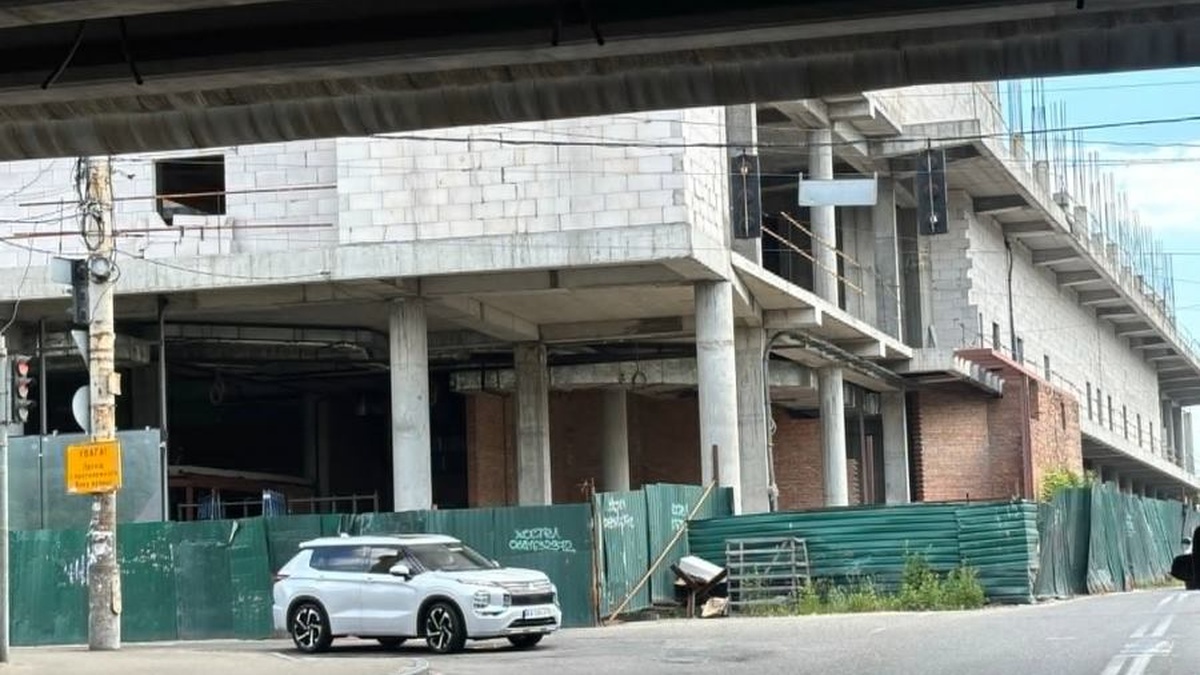 Депутат Грищук просить Кличка і Кравченка розібратися із ситуацією довкола недобудови "Апрель-2" у Києві