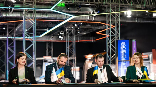 Міносвіти спільно з компаніями SCM Ахметова розвиватиме сучасні STEM-простори в школах – меморандум