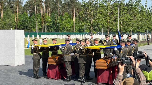 Голову ОУН Мельника та його дружину перепоховали на НВМК