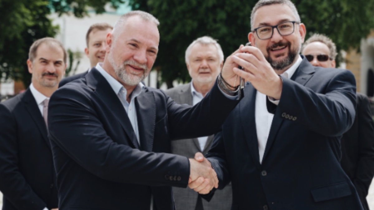До Києво-Печерської лаври передали мобільну станцію для цифрового збереження культурної спадщини