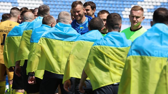 ФК "Динамо" провів благодійний матч зі "Спецпідрозділом Тимура" ГУР МО у Києві