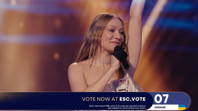 Виконавиця Вікторія Лелека (сценічний псевдонім Leléka) вигукнула "Слава Україні" у фіналі "Євробачення-2026"