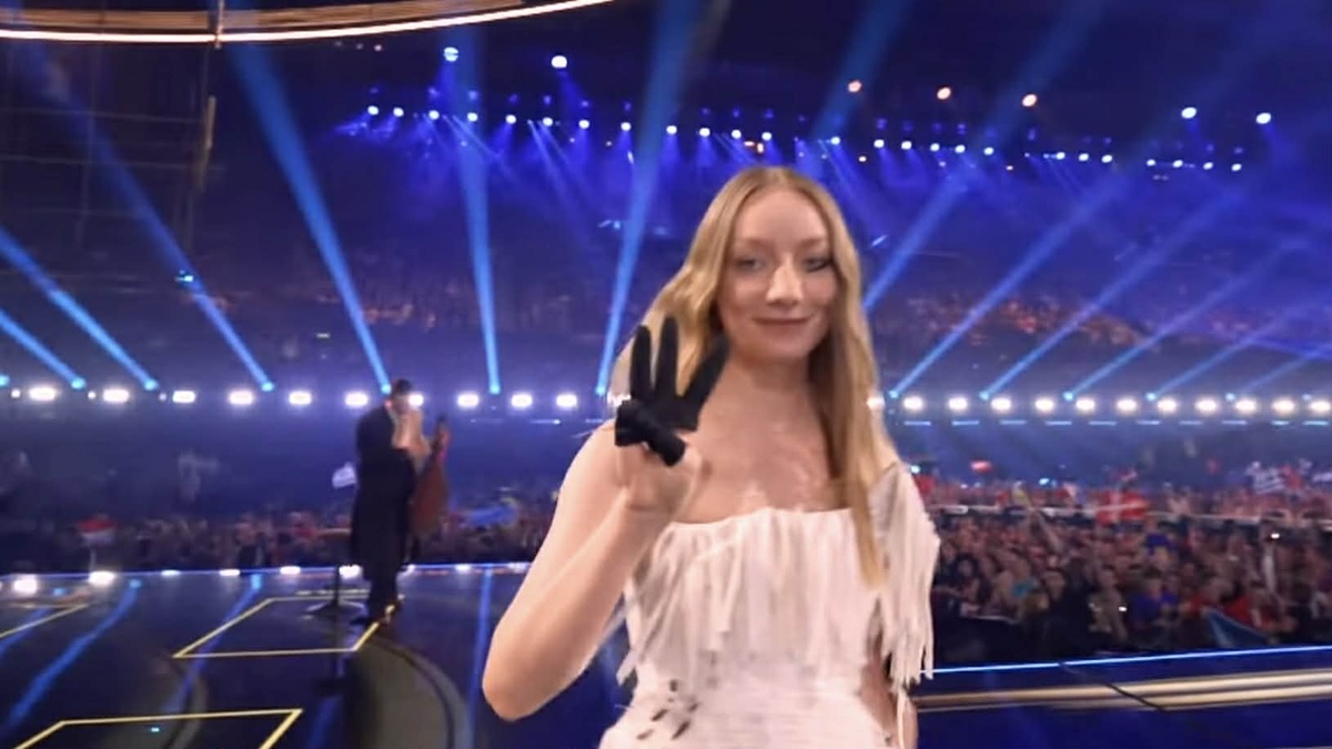 Leléka завершила виступ у другому півфіналі "Євробачення-2026" без слів, але показала жест тризуба