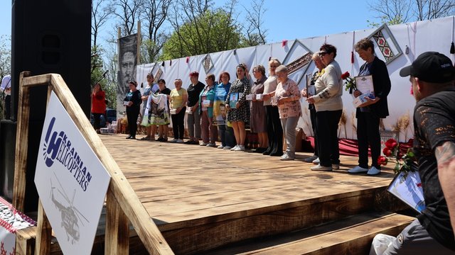 Авіакомпанія "Українські вертольоти" підтримала матерів загиблих захисників та захисниць з Київської області