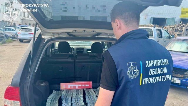 Харківська автоблогерка організувала масштабну контрабанду автомобілів під виглядом гуманітарної допомоги