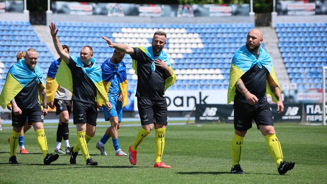 ФК "Динамо" провів благодійний матч зі "Спецпідрозділом Тимура" ГУР МО у Києві