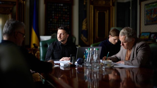 Росіяни готують новий масований удар по Україні – Зеленський у розмові з канцлером Австрії