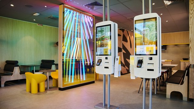 McDonald's відкрив перший у Києві ресторан за принципами сталого дизайну