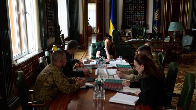 Зеленський доручив посилити контрактну систему для визначення строків служби й звільнення мобілізованих