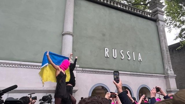 На Венеційській бієнале спалахнув скандал через повернення російського павільйону