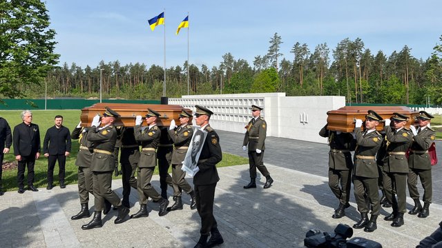 Голову ОУН Мельника та його дружину перепоховали на НВМК