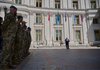 Флаг морской пехоты торжественно подняли перед зданием МИД Украины