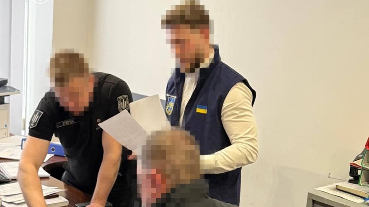 Екскерівнику Сквирського райсуду на Київщині повідомлено про підозру в шахрайстві з нерухомістю