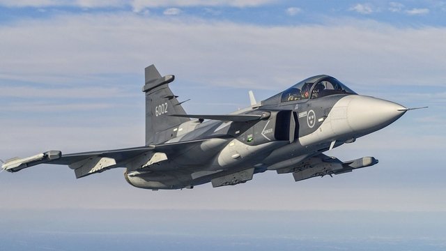 Україна розраховує отримати першу ескадрилью Gripen за 10 місяців – Зеленський