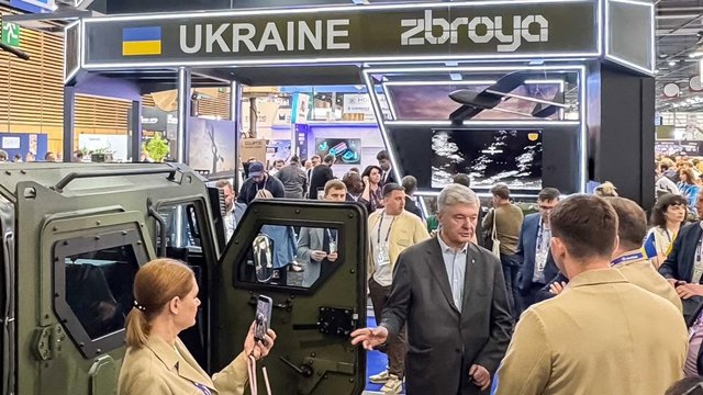 Modern war determined by drones, guided bombs, robotic systems – Poroshenko