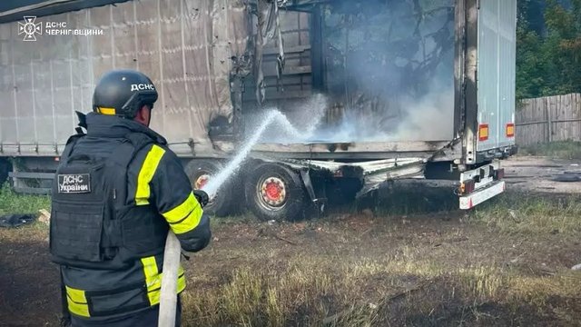 Двоє поранених через атаки ворожих БпЛА по Чернігівщині – ДСНС