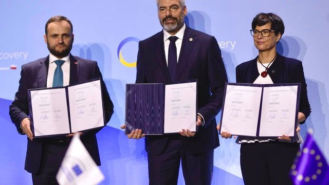 Кулеба підписав на URC 2026 меморандум про запуск ініціативи з безпеки та сполучності між Україною, ЄК та ЄІБ