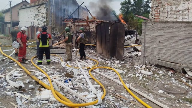 УЧХ працює на місці російської атаки БпЛА у Сумах