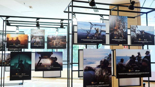 Презентация фотовыставки о спецназовцах ГУР МО Украины состоялась на полях форума "Архитектура безопасности" в Киеве