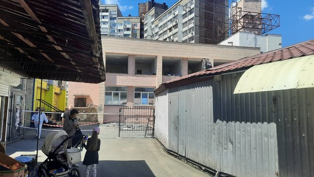 Mitigation of strike consequences near Vasylkivska metro station in Kyiv underway, Teremky clinic heavily damaged