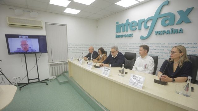Бизнес выступает против планов "Укрзализныци" значительно повысить тарифы на грузовые перевозки, что станет очередным ударом по экономике