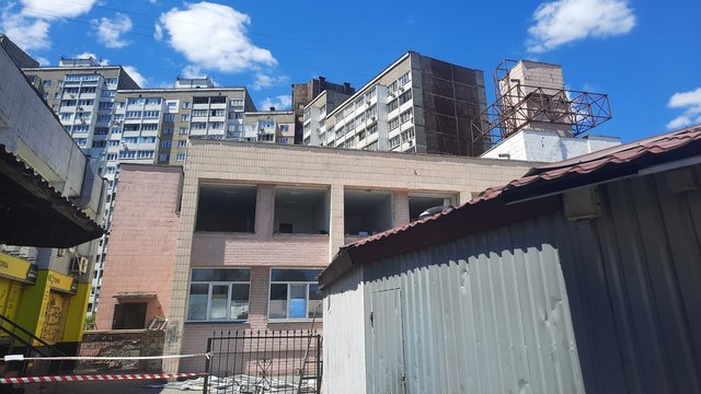 Mitigation of strike consequences near Vasylkivska metro station in Kyiv underway, Teremky clinic heavily damaged