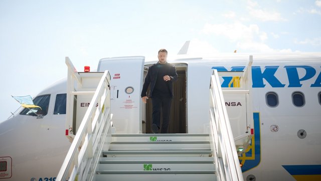 Zelenskyy arrives in Ireland