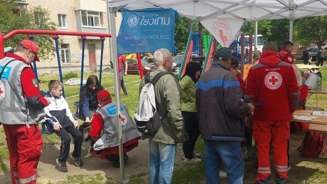 Волонтери УЧХ працювали на пошкоджених локаціях після російських атак БпЛА на Харків і Дніпро