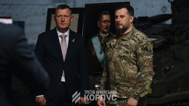 Білецький: залучити половину іноземців у піхоту навряд чи вдасться, краще замінити частину НРК