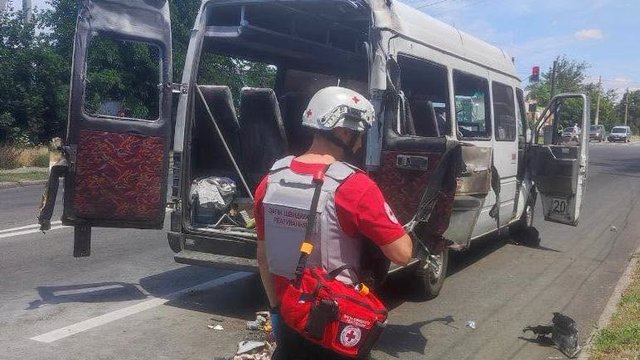 УКК помогает пострадавшим от российской атаки БПЛА на Запорожье