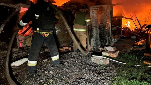 Russia kills at least 4 in shelling of Dnipro