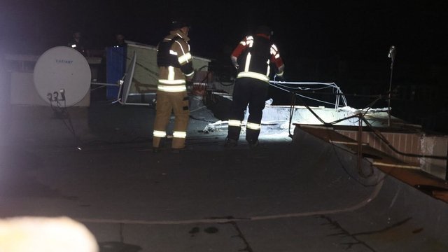 ДСНС: У Сумах ударний БпЛА влучив у покрівлю 9-поверхівки, евакуйовано близько 40 мешканців