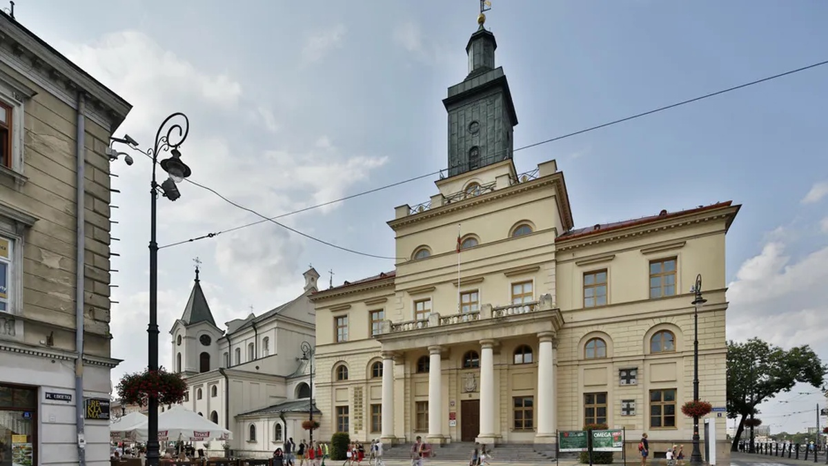 З будівлі люблінської ратуші зняли український прапор – ЗМІ
