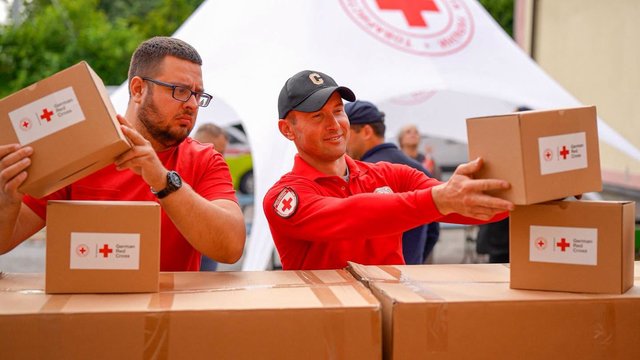 УЧХ передав понад 2 тисячі протигазів для закладів соціального захисту Рівненщини