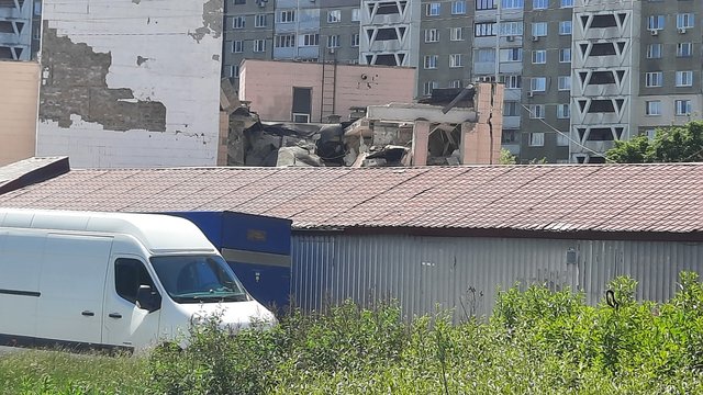 Mitigation of strike consequences near Vasylkivska metro station in Kyiv underway, Teremky clinic heavily damaged