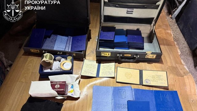 На Київщині викрито групу з виробництва та продажу підроблених документів, затримано шість осіб – генпрокурор