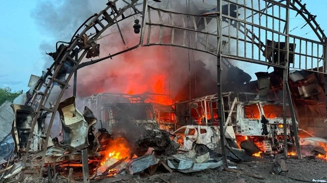 РФ била по АЗС і складу техніки на Дніпропетровщині