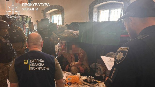 На Київщині викрито організовану групу, яка постачала наркотики до СІЗО