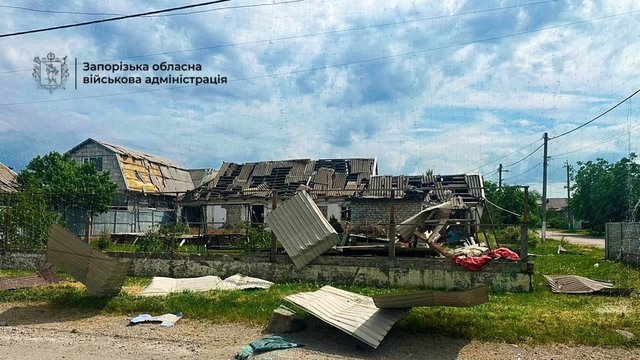 Окупанти атакували Балабине КАБами, влучили у зупинку громадського транспорту – Запорізька ОВА