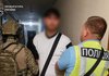 У Києві ремонтник напав з ножем і гранатою на пенсіонерку та пограбував її