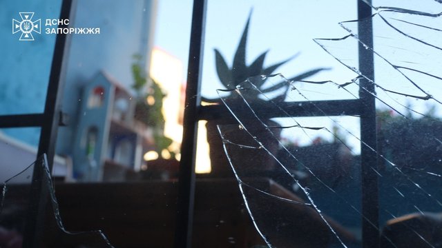Девять раненых, среди них – двое детей, в результате ночных авиаударов россиян по Запорожью – ГСЧС