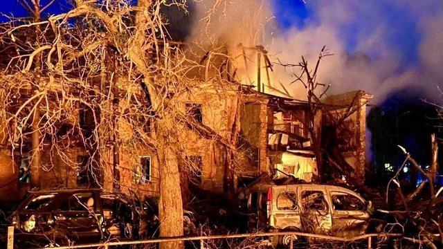 Zelenskyy: Rescue operation continues in Dnipro at site of Russian strike on 4-story building, fate of 6 people unknown