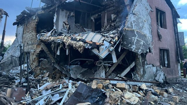 Ушкоджений житловий будинок у Вільнянську