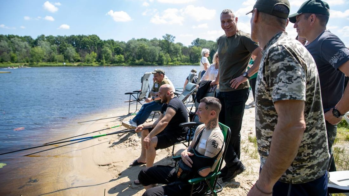 Сезон риболовлі для ветеранів відкрили у Києві