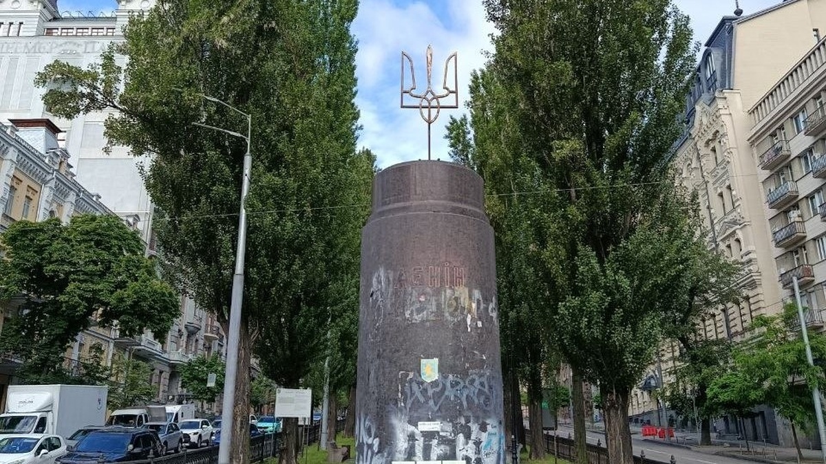 Петиція про встановлення пам'ятника "Привиду Києва" на місці