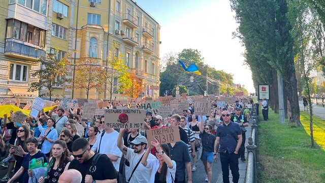 Протестна хода за діалог і реформи в оборонці розпочалася в центрі Києва