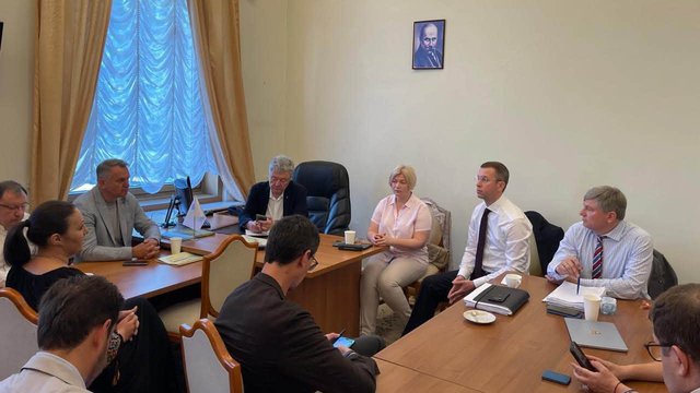 "Європейська солідарність" на зустрічі з Корецьким порушила питання суб'єктності парламенту та уряду – Геращенко
